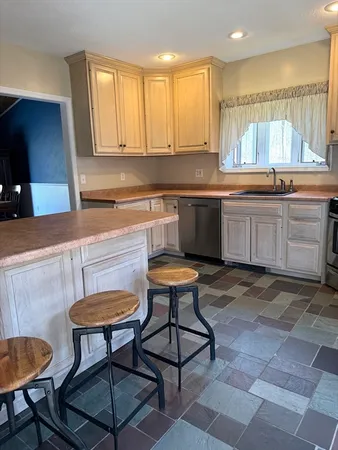 $519,900 | 1511 Dunhamtown Brimfield Road, Brimfield, MA 01010