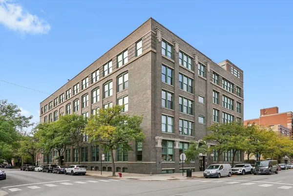 $6,000 | 1327 West Washington Boulevard, Unit 106, Chicago, IL 60607