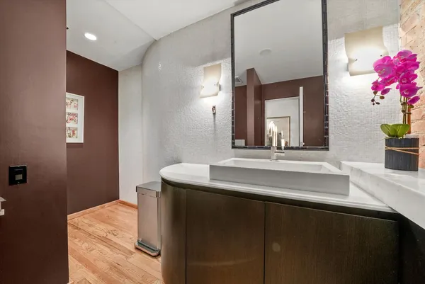 $6,000 | 1327 West Washington Boulevard, Unit 106, Chicago, IL 60607