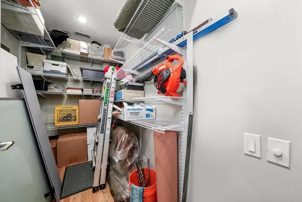 $6,000 | 1327 West Washington Boulevard, Unit 106, Chicago, IL 60607