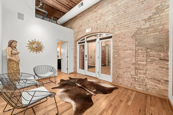 $6,000 | 1327 West Washington Boulevard, Unit 106, Chicago, IL 60607