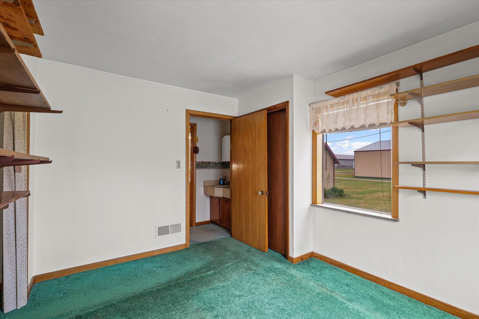 6292 North 100 East Road Allerton, IL 61810 - Photo 23 of 61 an empty room with closet