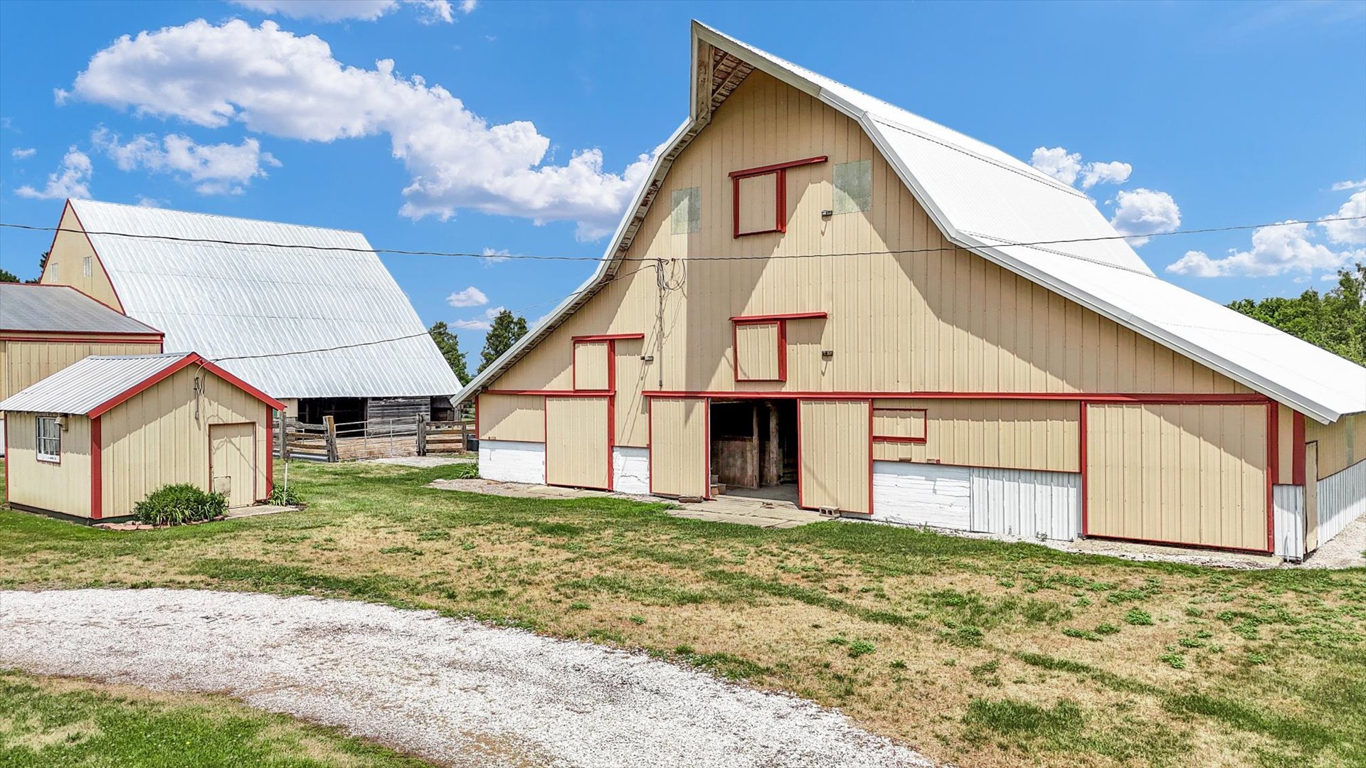 6292 North 100 East Road Allerton, IL 61810 - Photo 44 of 61 a view of a white house with a yard