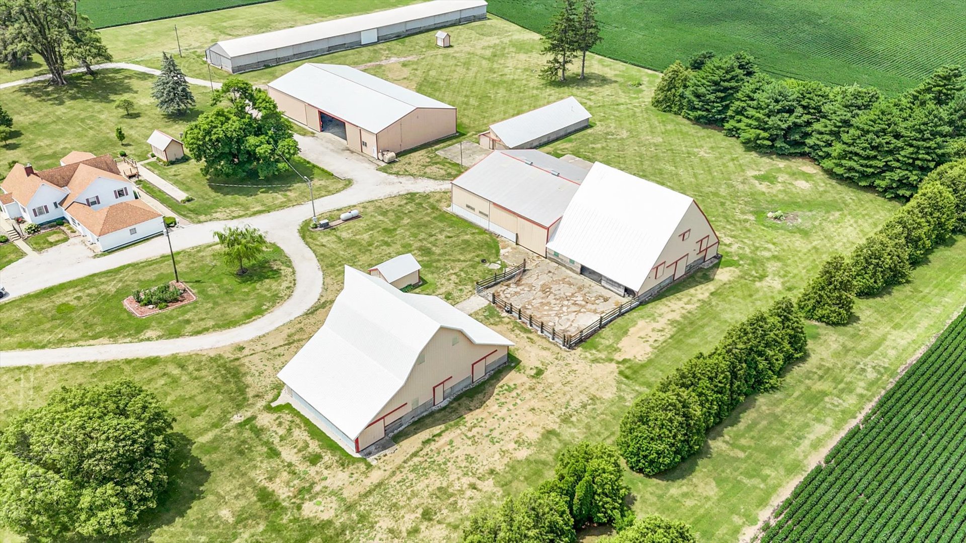 6292 North 100 East Road Allerton, IL 61810 - Photo 48 of 61 an aerial view of a house with garden