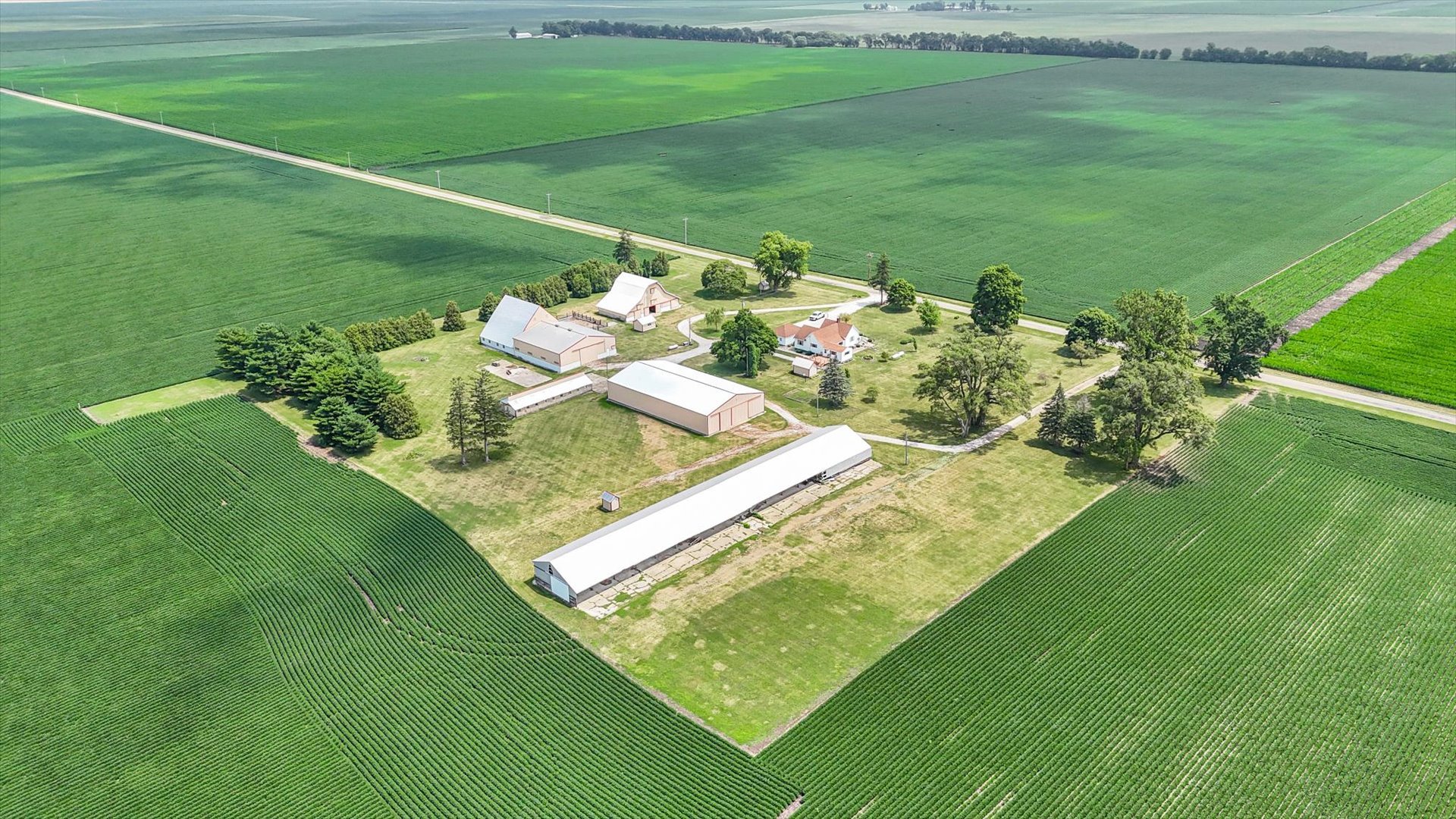 6292 North 100 East Road Allerton, IL 61810 - Photo 57 of 61 a view of a golf course with a lake