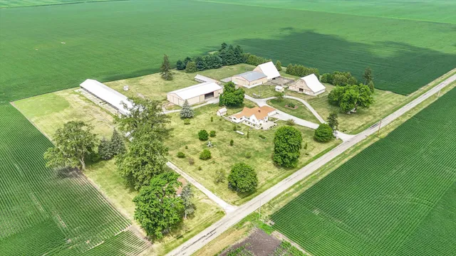 $430,000 | 6292 North 100 East Road, Allerton, IL 61810
