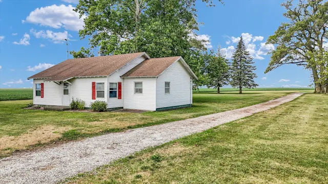 $430,000 | 6292 North 100 East Road, Allerton, IL 61810