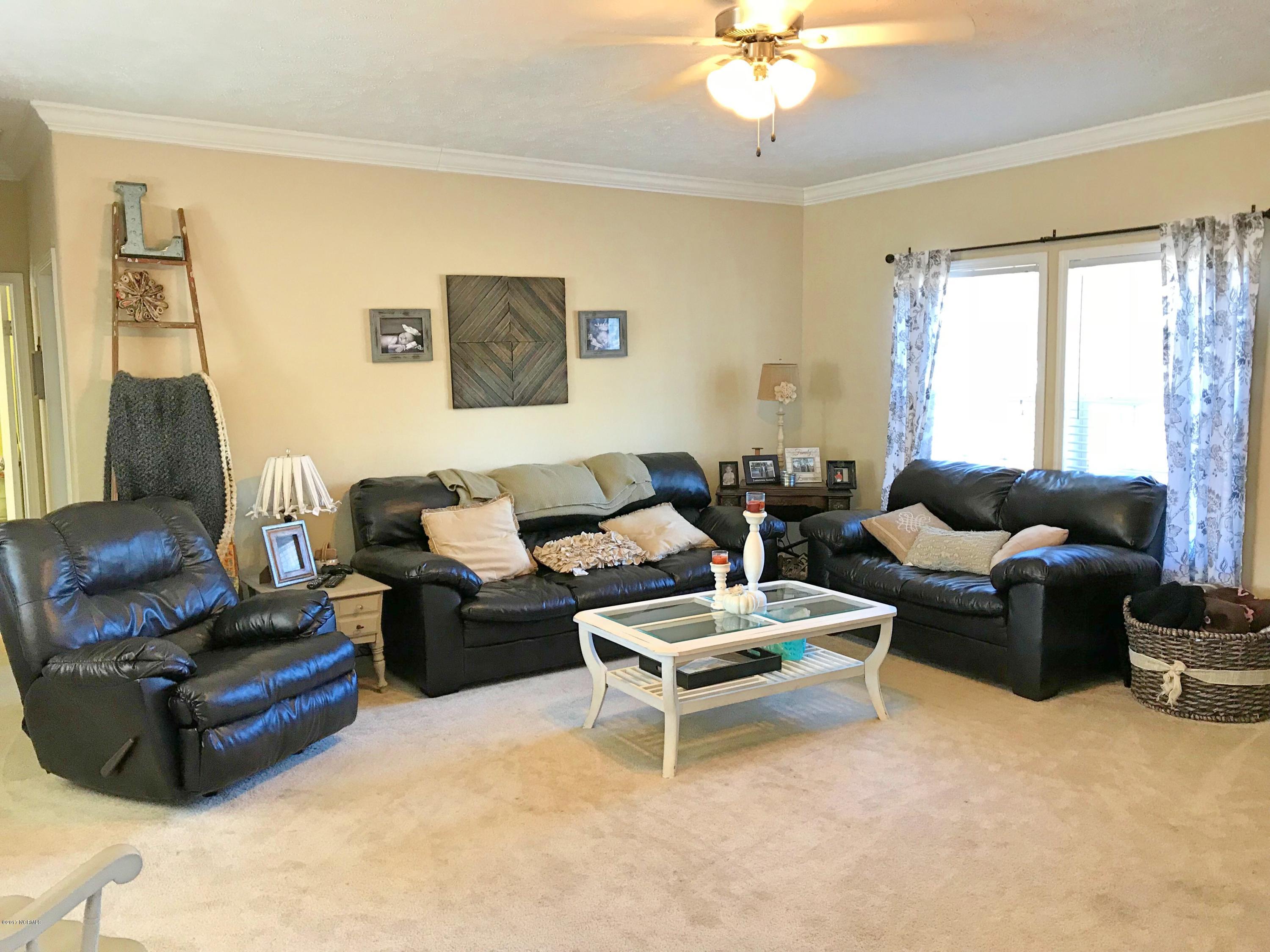 135 Benton Road Southeast Bolivia, NC 28422 - Photo 4 of 26 9