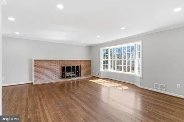 $3,990 | 9116 Hamilton Drive, Fairfax, VA 22031