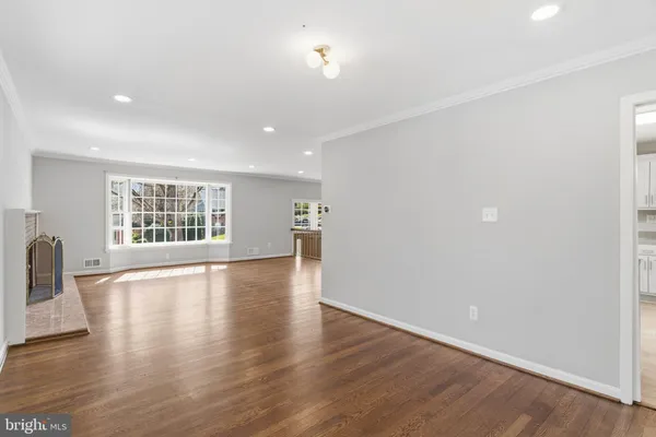 $3,990 | 9116 Hamilton Drive, Fairfax, VA 22031