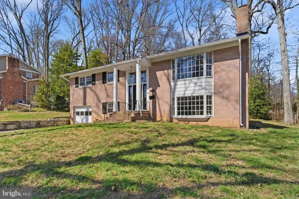 $3,990 | 9116 Hamilton Drive, Fairfax, VA 22031