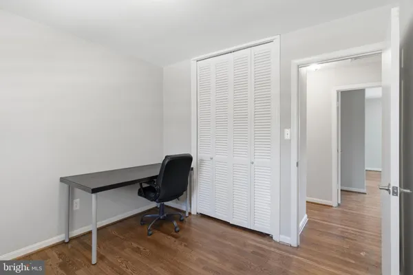 $3,990 | 9116 Hamilton Drive, Fairfax, VA 22031