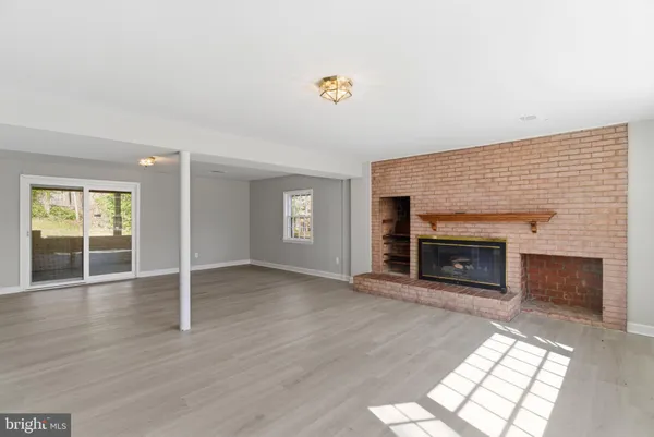 $3,990 | 9116 Hamilton Drive, Fairfax, VA 22031