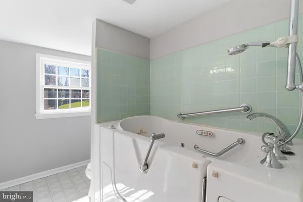 $3,990 | 9116 Hamilton Drive, Fairfax, VA 22031