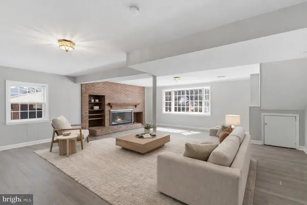 $3,990 | 9116 Hamilton Drive, Fairfax, VA 22031