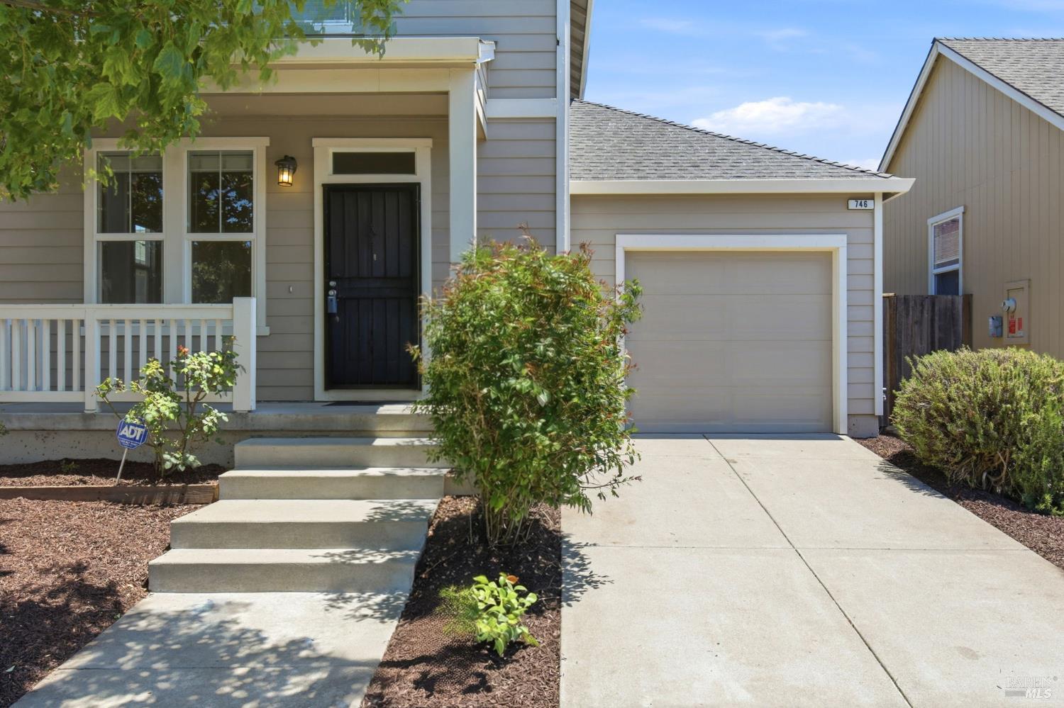 746 Fresno Avenue Santa Rosa, CA 95407 - Photo 3 of 38