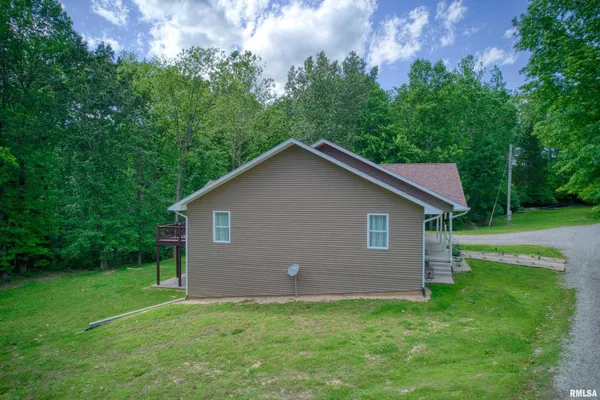 $460,000 | 11 Glasford Road, Murphysboro, IL 62966