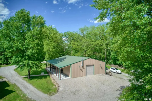 $460,000 | 11 Glasford Road, Murphysboro, IL 62966