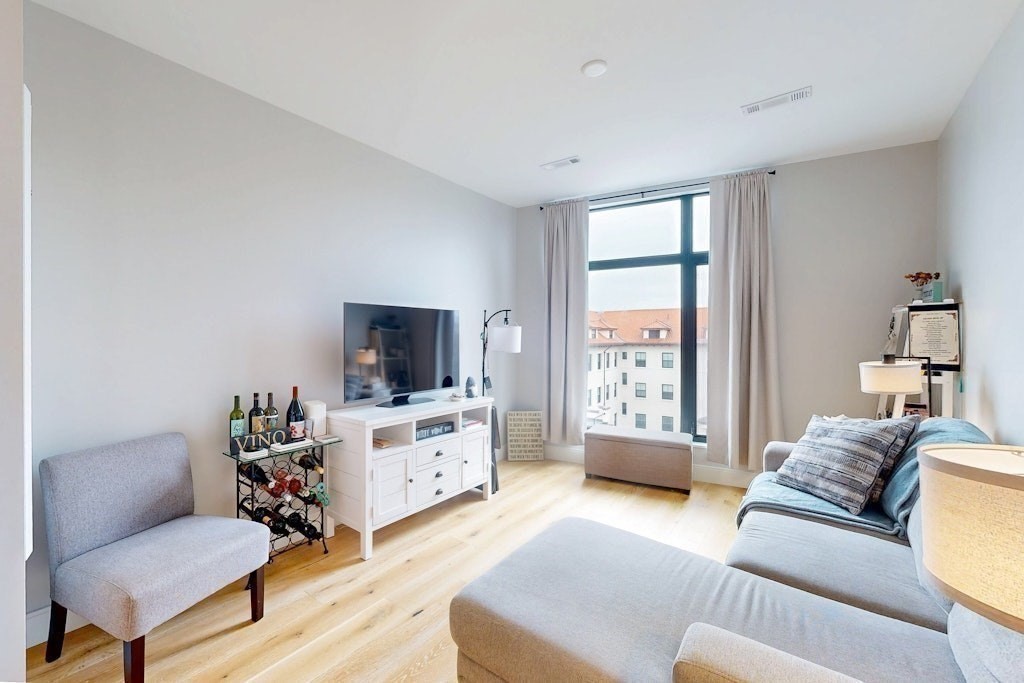 191 Washington Street, Unit 720 Boston, MA 02135 - Photo 7 of 20