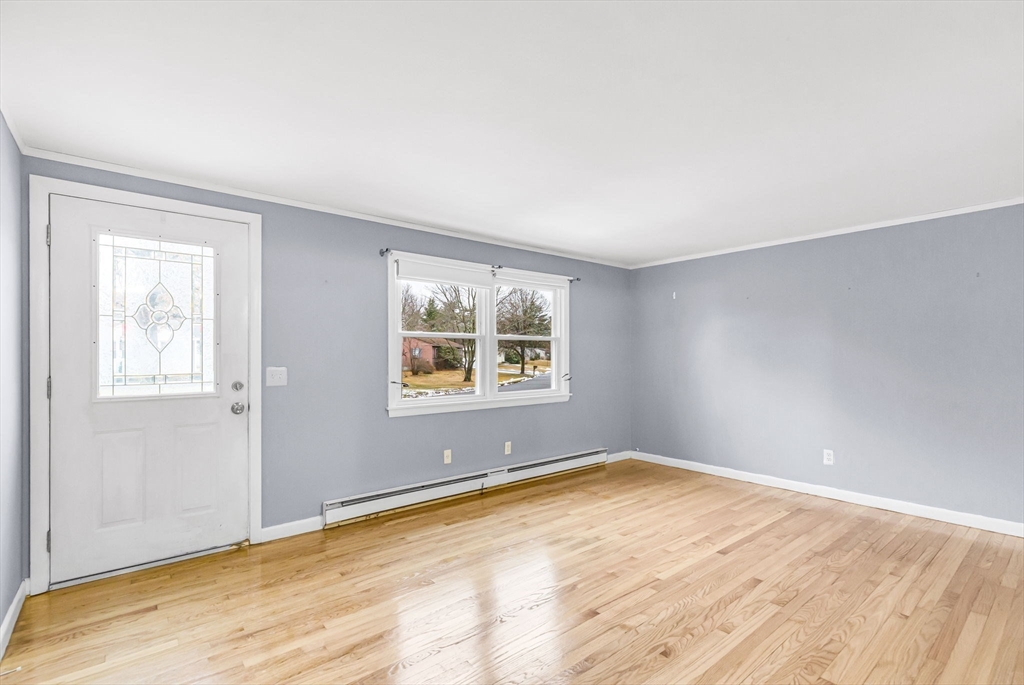 232 Spikenard Circle Springfield, MA 01129 - Photo 9 of 42 an empty room with window