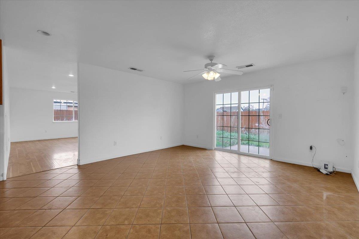 1644 3rd Avenue Olivehurst, CA 95961 - Photo 4 of 35