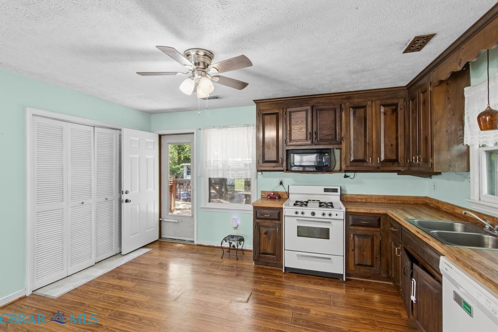6353 Bolling Brook Lane Gloucester, VA 23061 - Photo 7 of 28 Gallery Image 7