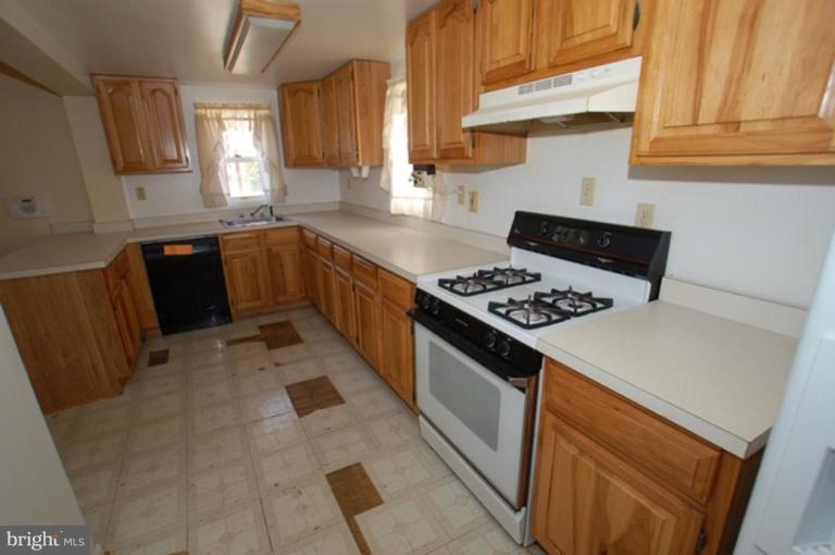7734 Frederick Road Hyattsville, MD 20784 - Photo 3 of 11 Kitchen