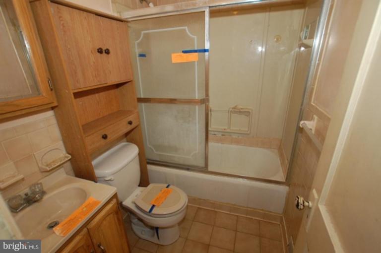 7734 Frederick Road Hyattsville, MD 20784 - Photo 7 of 11 Bath #2