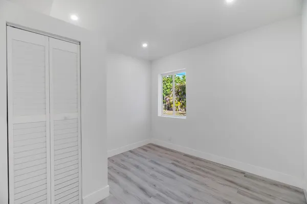 $3,200 | 113 Southeast 8th Avenue, Boynton Beach, FL 33435