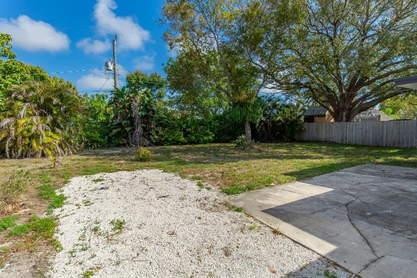 $3,200 | 113 Southeast 8th Avenue, Boynton Beach, FL 33435