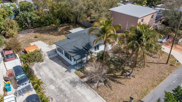 $3,200 | 113 Southeast 8th Avenue, Boynton Beach, FL 33435