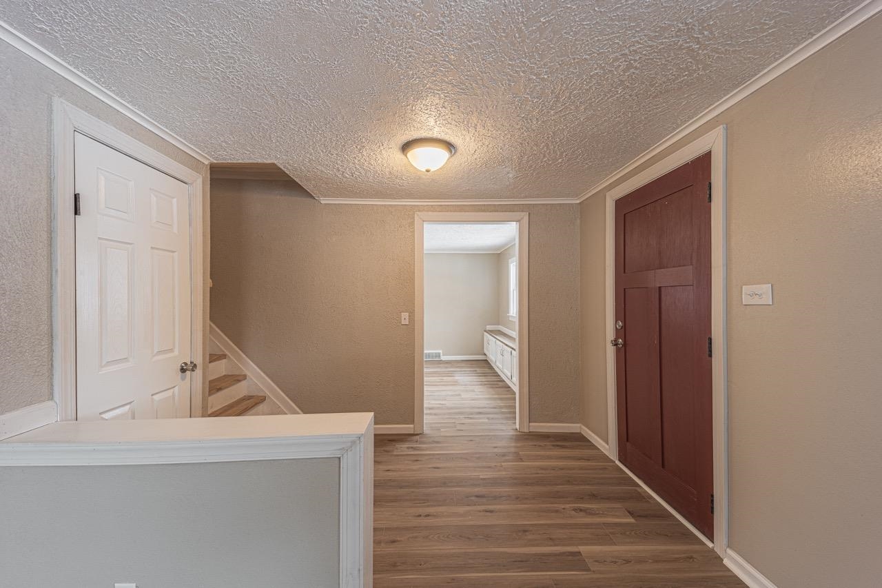 4516 Raven Street Rockford, IL 61107 - Photo 3 of 27