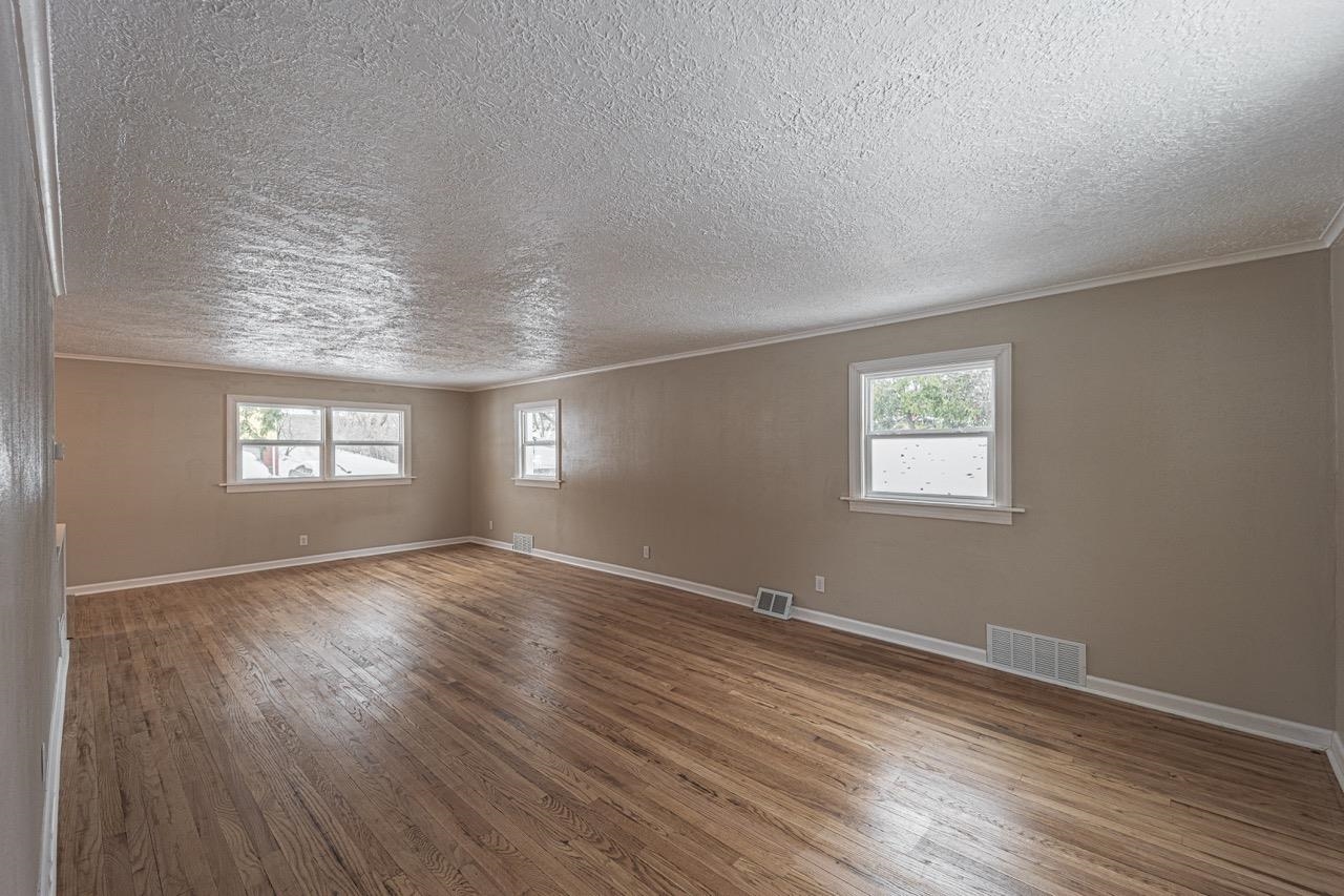 4516 Raven Street Rockford, IL 61107 - Photo 5 of 27