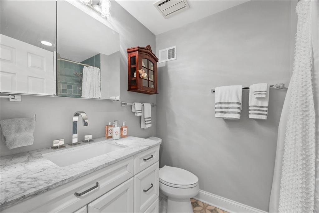 215 Sweet Gum Road Pittsburgh, PA 15238 - Photo 33 of 46 2nd floor bathroom
