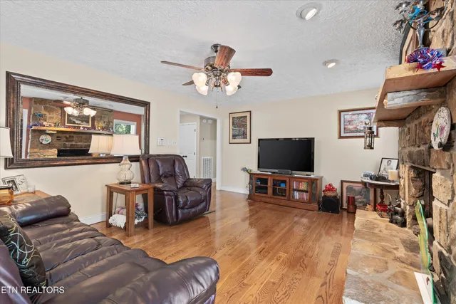 $739,000 | 220 Cedarwood Drive, Sevierville, TN 37876