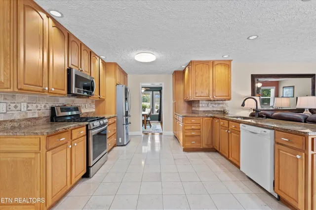 $739,000 | 220 Cedarwood Drive, Sevierville, TN 37876