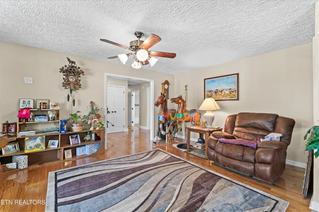 $739,000 | 220 Cedarwood Drive, Sevierville, TN 37876