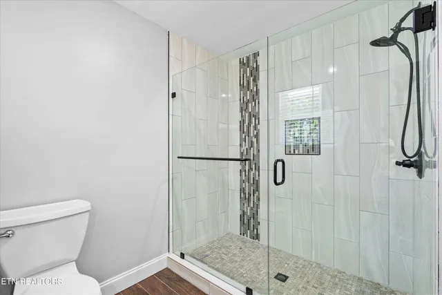 $739,000 | 220 Cedarwood Drive, Sevierville, TN 37876