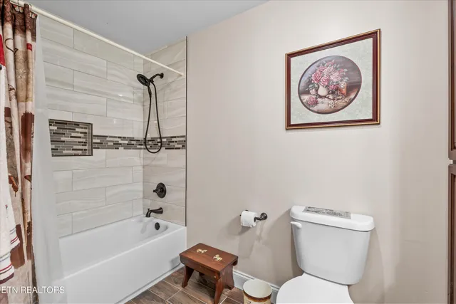 $739,000 | 220 Cedarwood Drive, Sevierville, TN 37876