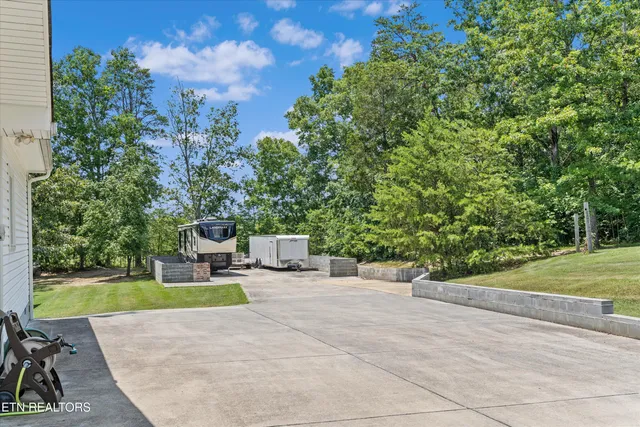 $739,000 | 220 Cedarwood Drive, Sevierville, TN 37876