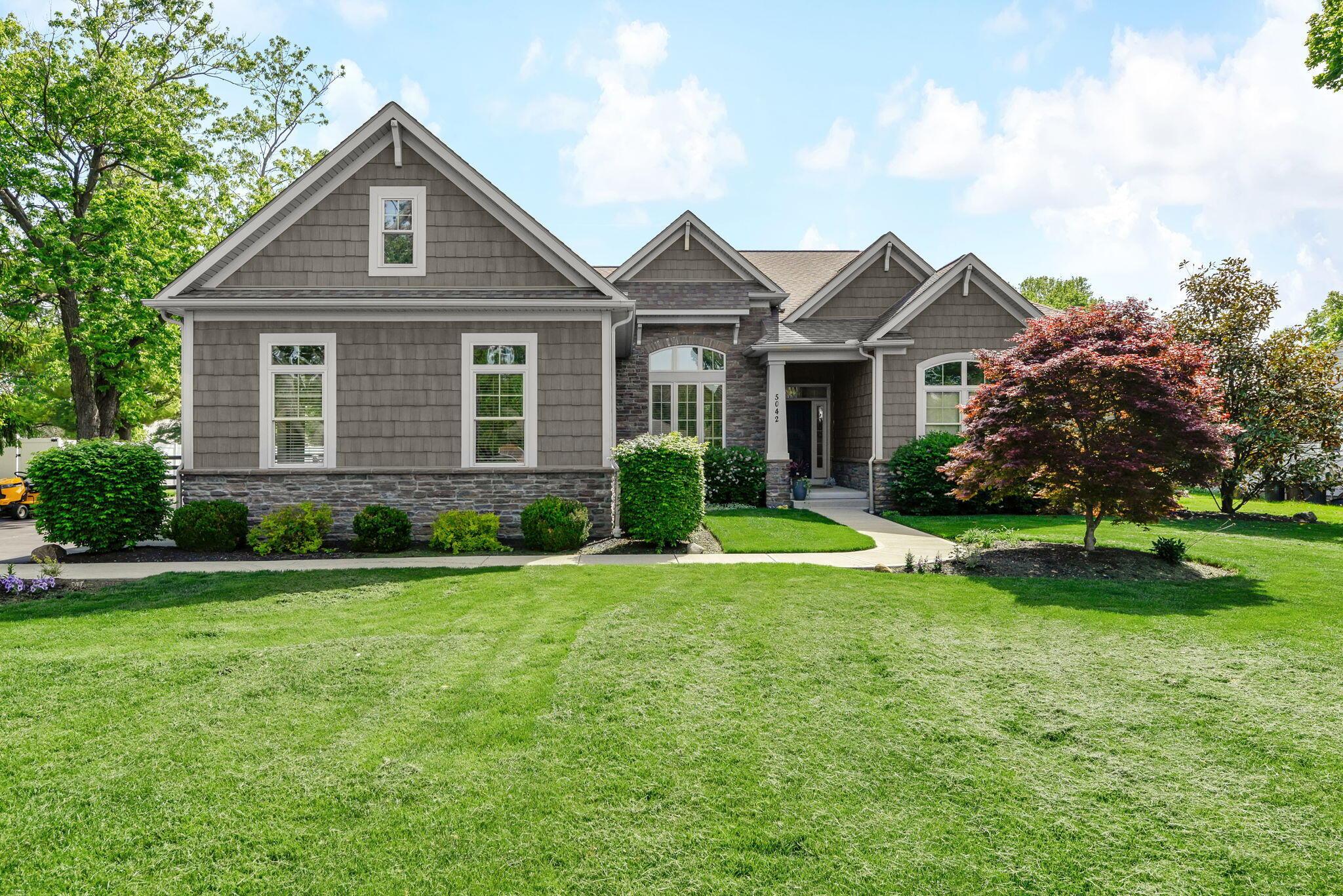5042 Henderson Heights Road Columbus, OH 43220 - Photo 2 of 57 1-web-or-mls-5042-henderson-heights-rd