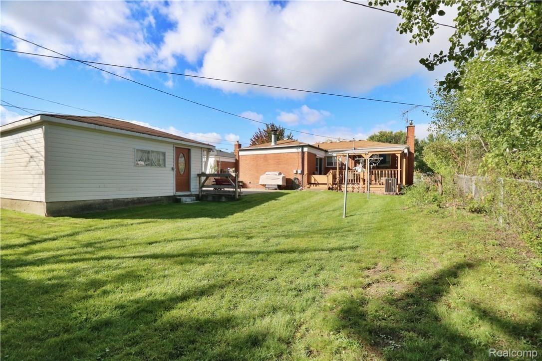 25720 Rubin Road Warren, MI 48089 - Photo 14 of 18 Back yard.jpg