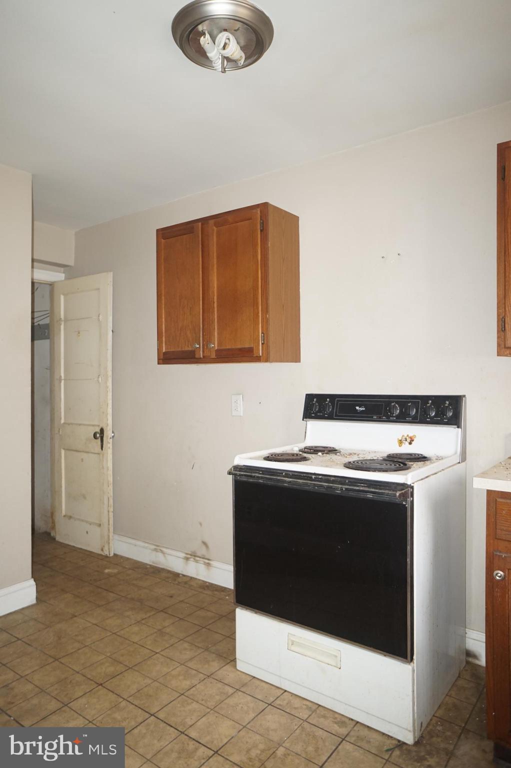 316 Maypole Road Upper Darby, PA 19082 - Photo 7 of 15 Kitchen