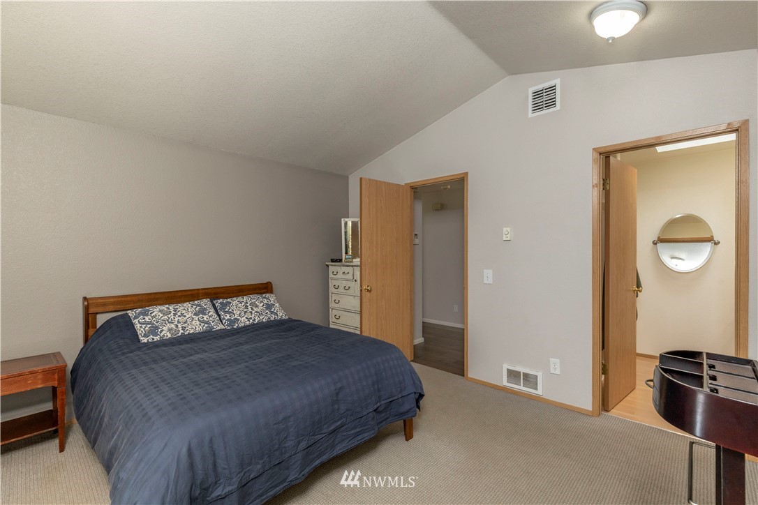 7302 East Raintree Lane Port Orchard, WA 98366 - Photo 16 of 34 Gallery Image 16