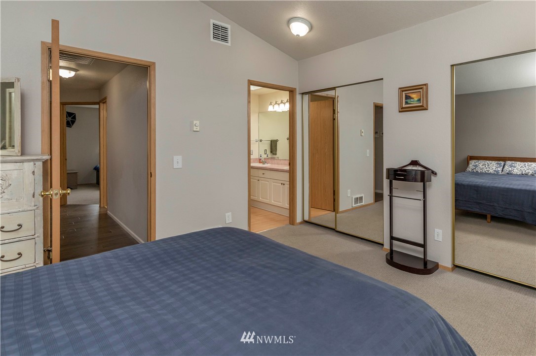 7302 East Raintree Lane Port Orchard, WA 98366 - Photo 17 of 34 Gallery Image 17