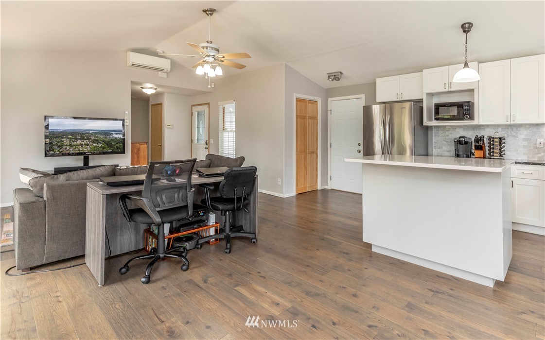 7302 East Raintree Lane Port Orchard, WA 98366 - Photo 5 of 34 Gallery Image 5