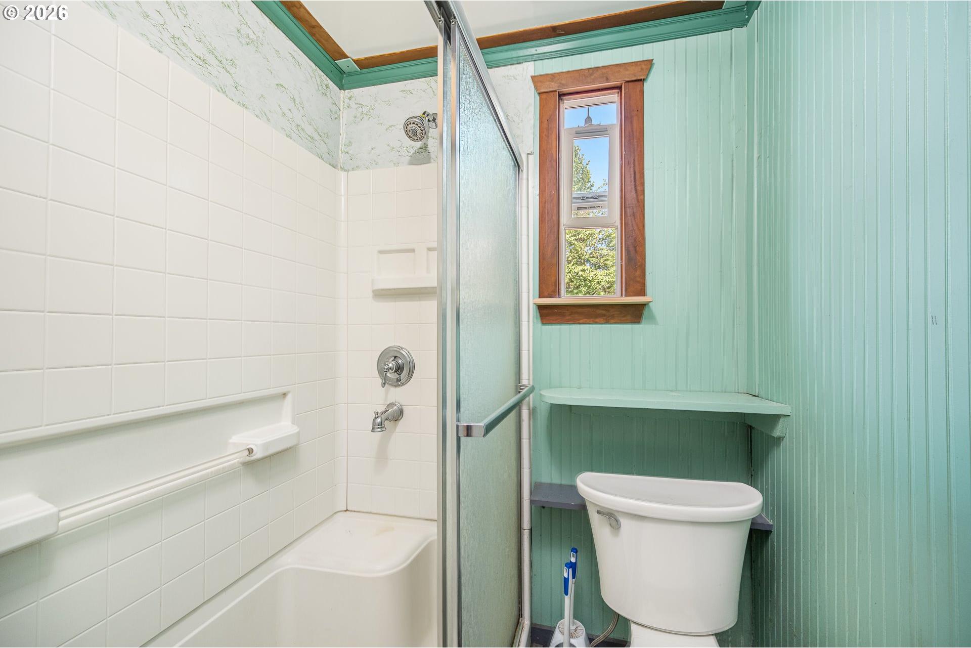 105 South R Street Cottage Grove, OR 97424 - Photo 11 of 26 Gallery Image 11