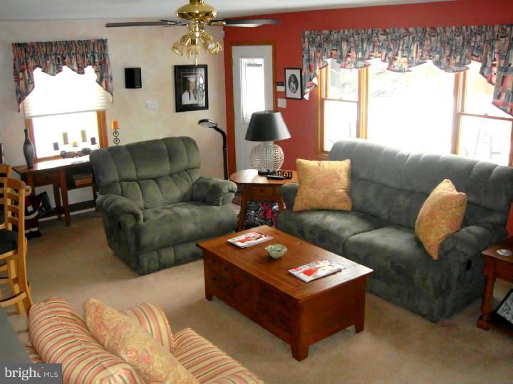 408 Wayne Avenue Springfield, PA 19064 - Photo 12 of 25 Family Room