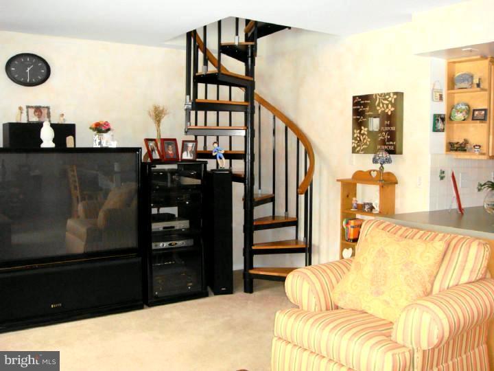 408 Wayne Avenue Springfield, PA 19064 - Photo 13 of 25 Family Room
