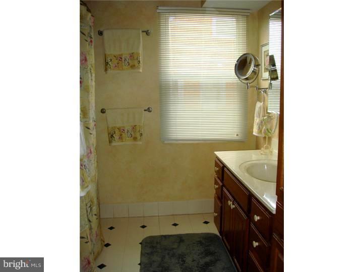 408 Wayne Avenue Springfield, PA 19064 - Photo 15 of 25 Master Bathroom